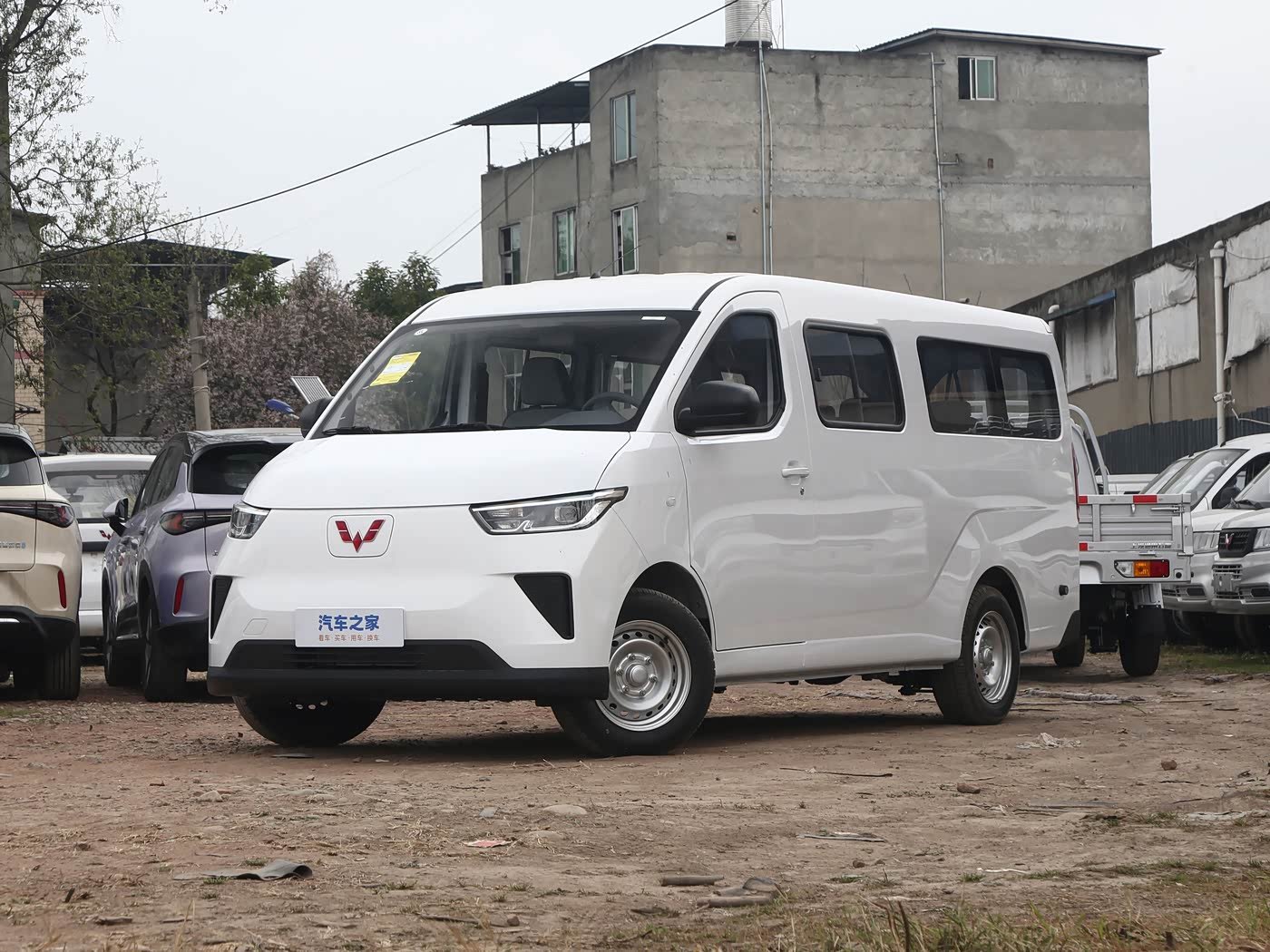 Wuling Yangguang Passenger Van